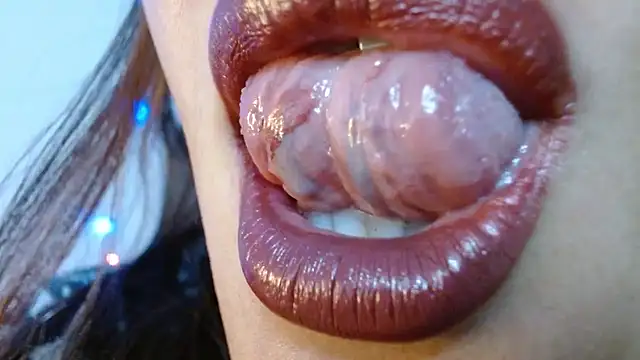 Snapshot of miss_evoleth2 chatting on December 2025 06:56:02 AM miss evoleth2 online show from December 2025 06:56:02 AM