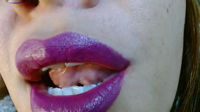 Snapshot of miss_evoleth2 chatting on November 2025 09:25:01 AM miss evoleth2 online show from November 2025 09:25:01 AM