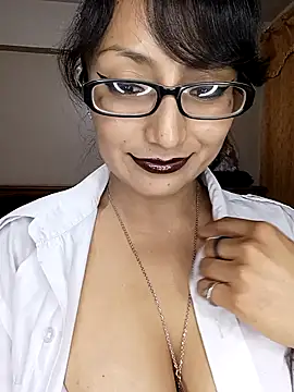 Lucy Chery online show from December 2025 12:04:01 AM