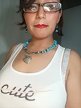 Lucy Chery online show from March 2026 11:32:01 PM