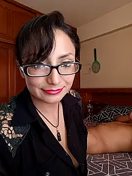 Lucy Chery online show from December 2025 08:33:02 PM