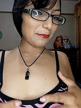 Lucy Chery online show from January 2026 12:27:01 AM