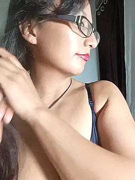 Lucy Chery online show from February 2026 11:15:01 PM