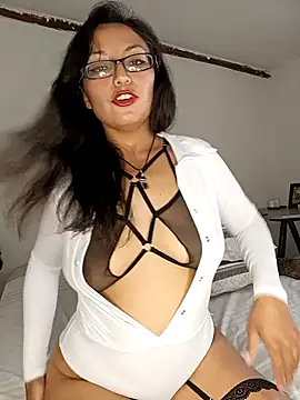 Lucy Chery online show from April 2026 06:23:01 PM