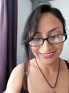 Lucy Chery online show from April 2026 06:04:01 PM