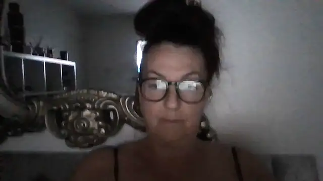 Snapshot of Tillieuk chatting on July 2026 09:44:01 PM Tillieuk online show from July 2026 09:44:01 PM