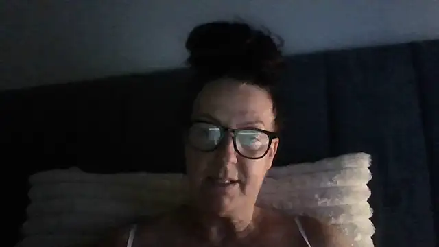 Snapshot of Tillieuk chatting on June 2026 09:04:01 PM Tillieuk online show from June 2026 09:04:01 PM