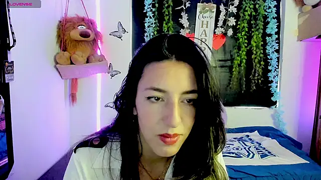 queen-natty online show from May 2026 02:01:01 PM
