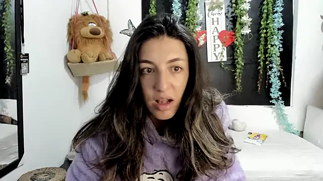 queen-natty online show from April 2026 02:21:01 PM