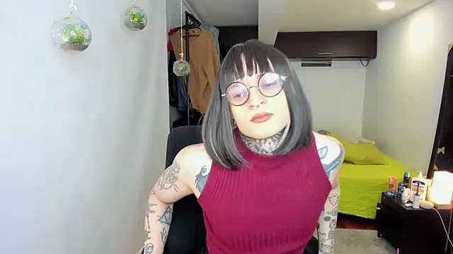 ShiiraVelkor online show from December 2025 10:10:01 AM