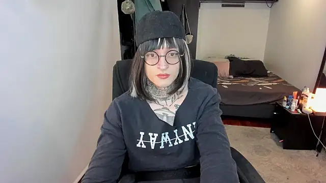 ShiiraVelkor online show from December 2025 09:41:01 AM