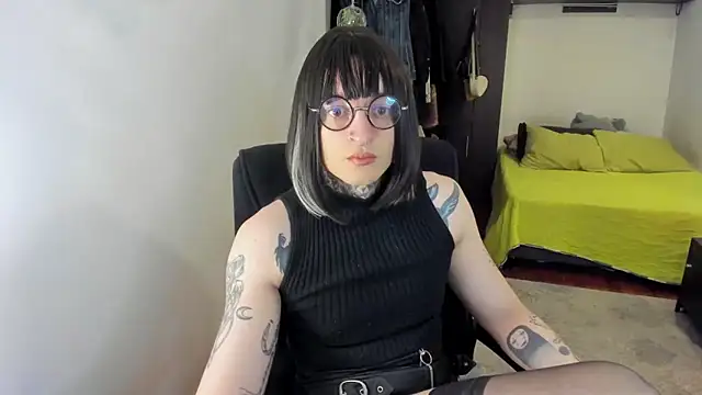 ShiiraVelkor online show from December 2025 09:41:01 AM