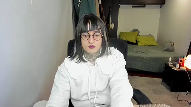 ShiiraVelkor online show from November 2025 09:37:01 PM