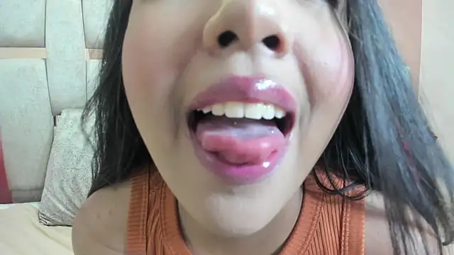 nicole fisherr online show from September 2025 04:35:02 AM