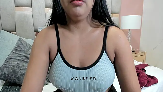 nicole fisherr online show from November 2025 05:00:05 AM