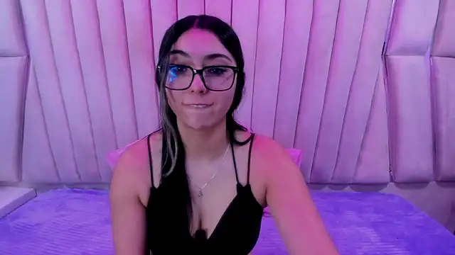 Snapshot of Lucy_Anall_ chatting on November 2025 08:56:02 PM Lucy Anall online show from November 2025 08:56:02 PM