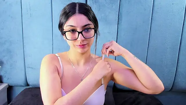 Lucy Anall  online show from February 2026 11:44:02 PM