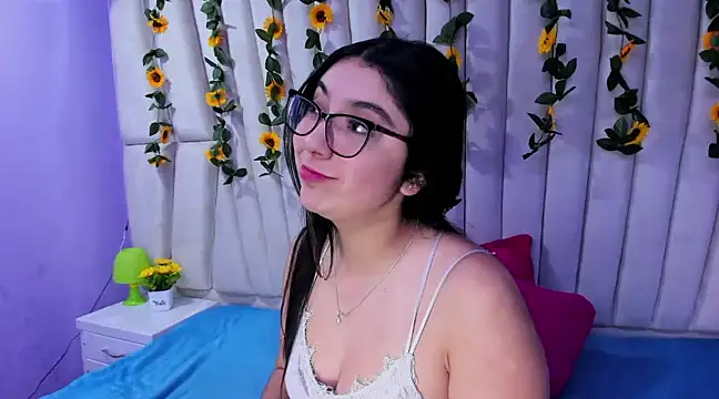 Snapshot of Lucy_Anall_ chatting on January 2025 11:43:01 PM Lucy Anall online show from January 2025 11:43:01 PM
