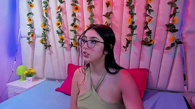 Snapshot of Lucy_Anall_ chatting on February 2025 09:59:01 PM Lucy Anall online show from February 2025 09:59:01 PM