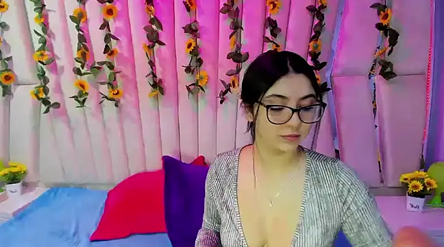 Snapshot of Lucy_Anall_ chatting on January 2025 09:51:02 PM Lucy Anall online show from January 2025 09:51:02 PM