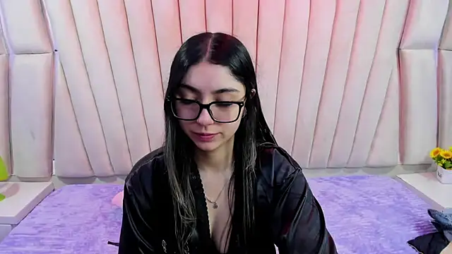 Lucy Anall  online show from February 2026 10:40:02 PM