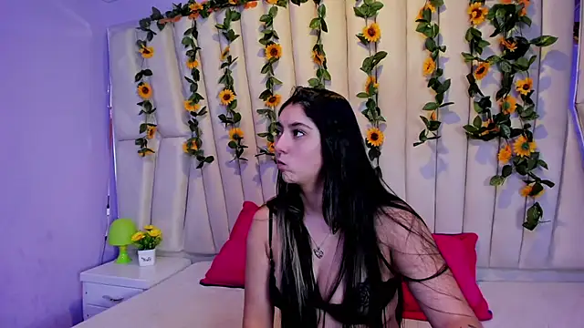 Snapshot of Lucy_Anall_ chatting on February 2025 11:09:02 PM Lucy Anall online show from February 2025 11:09:02 PM