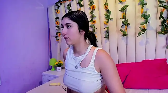 Snapshot of Lucy_Anall_ chatting on February 2025 01:11:01 AM Lucy Anall online show from February 2025 01:11:01 AM