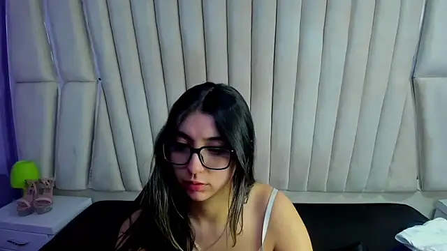 Lucy Anall  online show from March 2026 11:34:02 PM