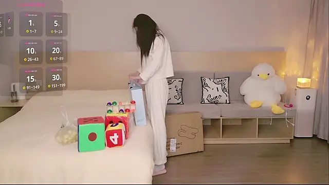 Lucky-baby online show from November 2025 01:26:02 PM