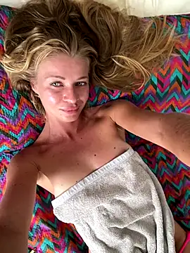 -OliWow- online show from December 2025 08:41:02 AM