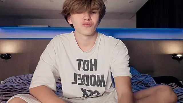 Snapshot of braxiboy chatting on January 2026 03:10:02 AM braxiboy online show from January 2026 03:10:02 AM