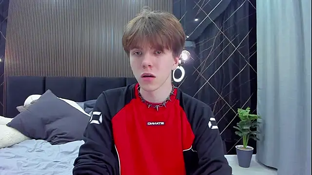 Snapshot of braxiboy chatting on February 2025 08:21:01 PM braxiboy online show from February 2025 08:21:01 PM