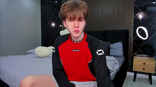 Snapshot of braxiboy chatting on February 2025 06:54:01 AM braxiboy online show from February 2025 06:54:01 AM