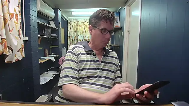 Snapshot of tilobinder chatting on January 2026 03:15:01 PM tilobinder online show from January 2026 03:15:01 PM