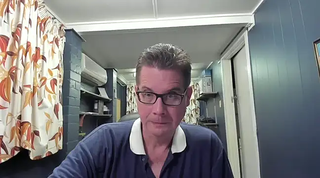 Snapshot of tilobinder chatting on December 2024 02:05:01 PM tilobinder online show from December 2024 02:05:01 PM