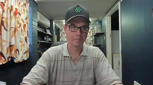 Snapshot of tilobinder chatting on December 2024 06:05:02 AM tilobinder online show from December 2024 06:05:02 AM