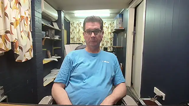 Snapshot of tilobinder chatting on December 2025 01:45:01 PM tilobinder online show from December 2025 01:45:01 PM