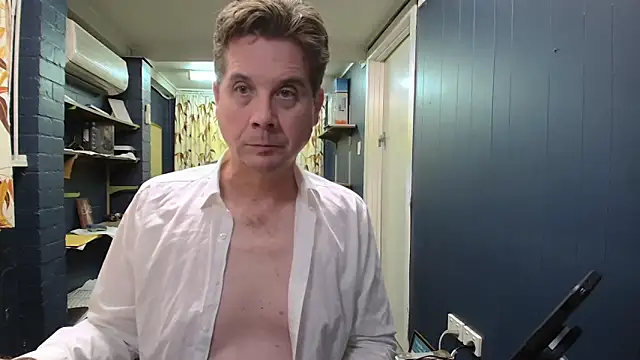 Snapshot of tilobinder chatting on March 2026 03:18:01 PM tilobinder online show from March 2026 03:18:01 PM