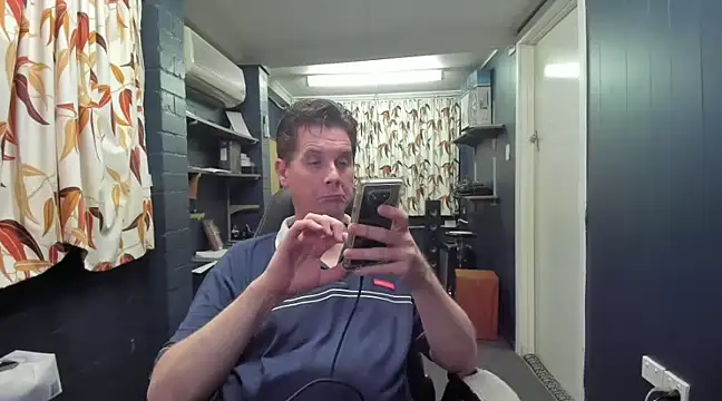 Snapshot of tilobinder chatting on December 2024 05:05:02 PM tilobinder online show from December 2024 05:05:02 PM
