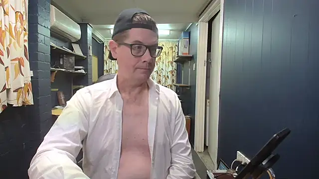 Snapshot of tilobinder chatting on March 2026 03:48:01 PM tilobinder online show from March 2026 03:48:01 PM