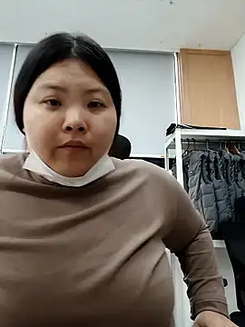 hello098712 online show from September 2025 03:24:02 AM