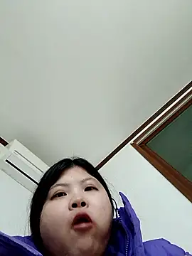 hello098712 online show from December 2025 09:31:01 AM