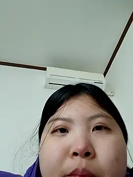 hello098712 online show from December 2025 10:14:01 AM