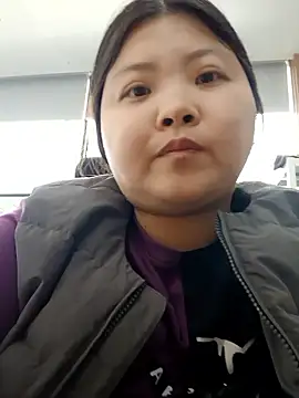 hello098712 online show from September 2025 03:31:02 AM