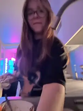 Snapshot of CutiePie3 chatting on September 2025 05:24:01 PM CutiePie3 online show from September 2025 05:24:01 PM