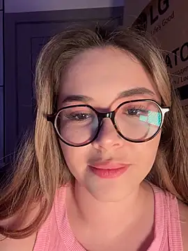 Snapshot of CutiePie3 chatting on September 2025 10:38:02 PM CutiePie3 online show from September 2025 10:38:02 PM