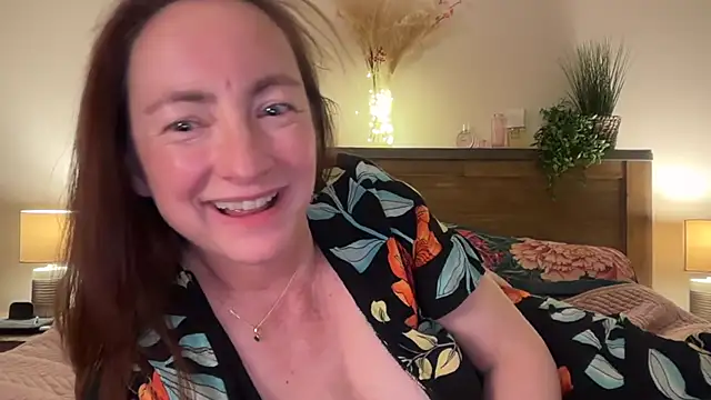 LouiseTswing online show from February 2025 08:13:01 PM