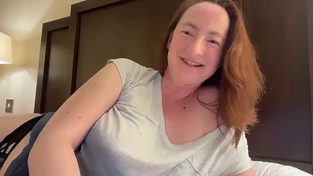 LouiseTswing online show from January 2025 05:28:01 PM