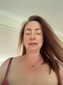 Snapshot of LouiseTswing chatting on June 2026 02:44:01 PM LouiseTswing online show from June 2026 02:44:01 PM