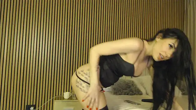 Halie May online show from May 2026 12:42:01 PM